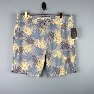 NWT Mens Travis Mathew Outsourced Shorts Size 40 Heather‎ Sleet Floral Trunks